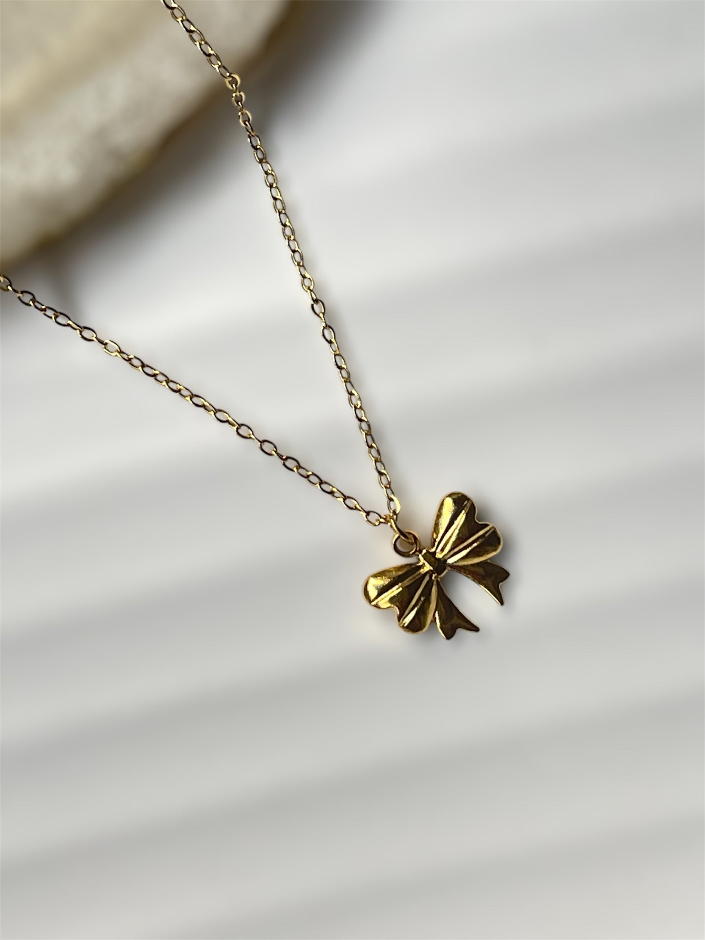 Bow Necklace