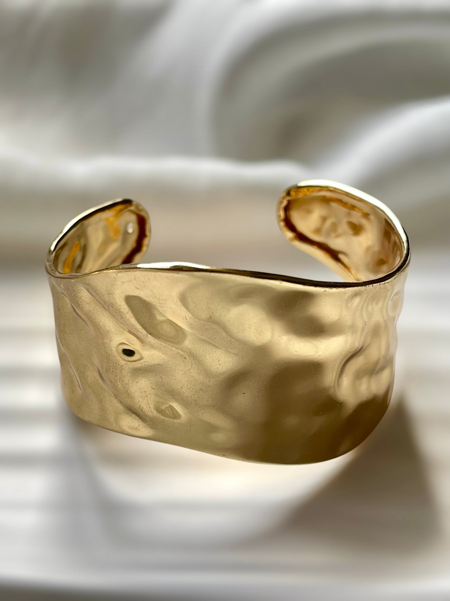 Noir Knock Cuff Bracelet