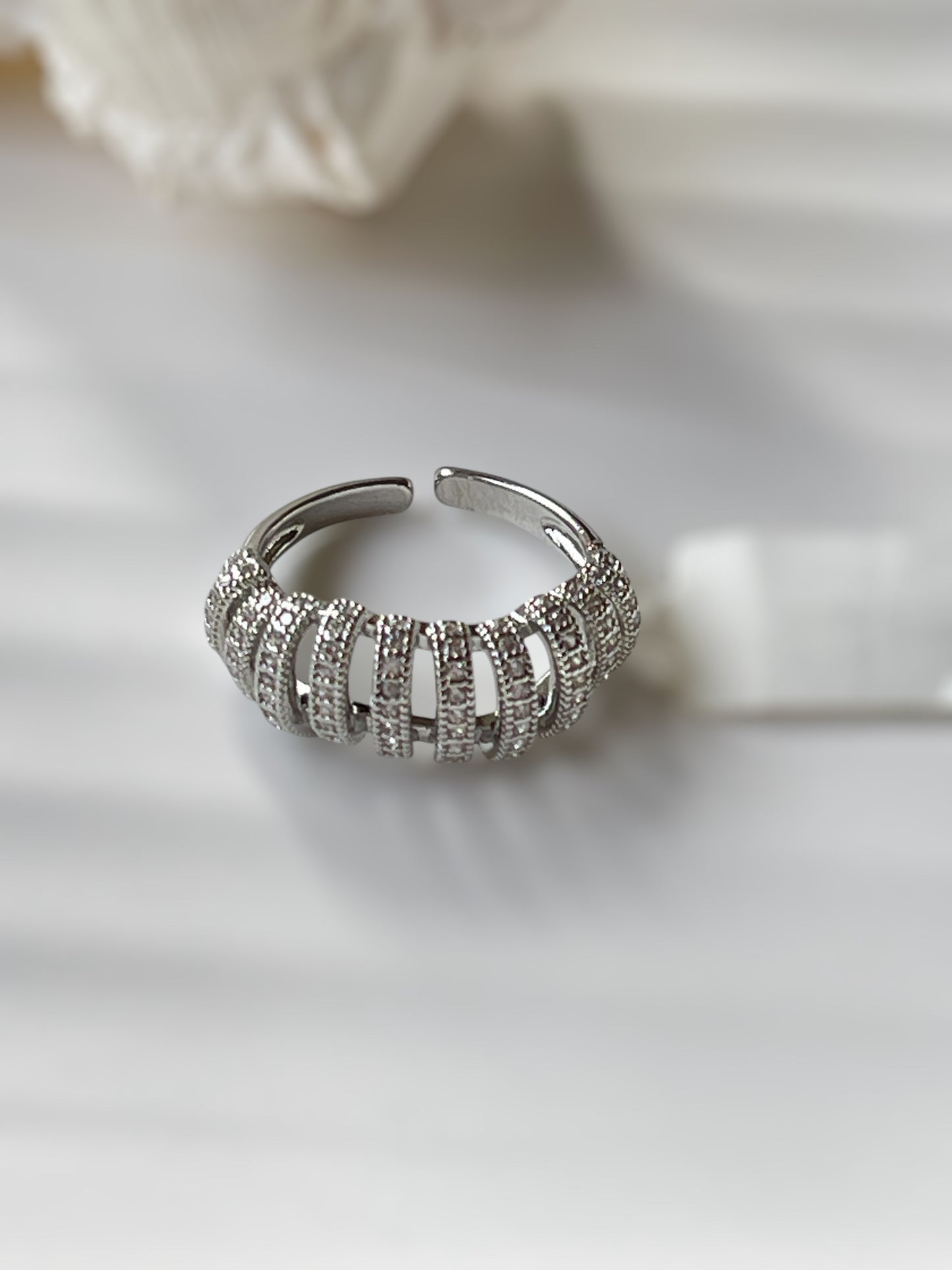 Argent Band Ring