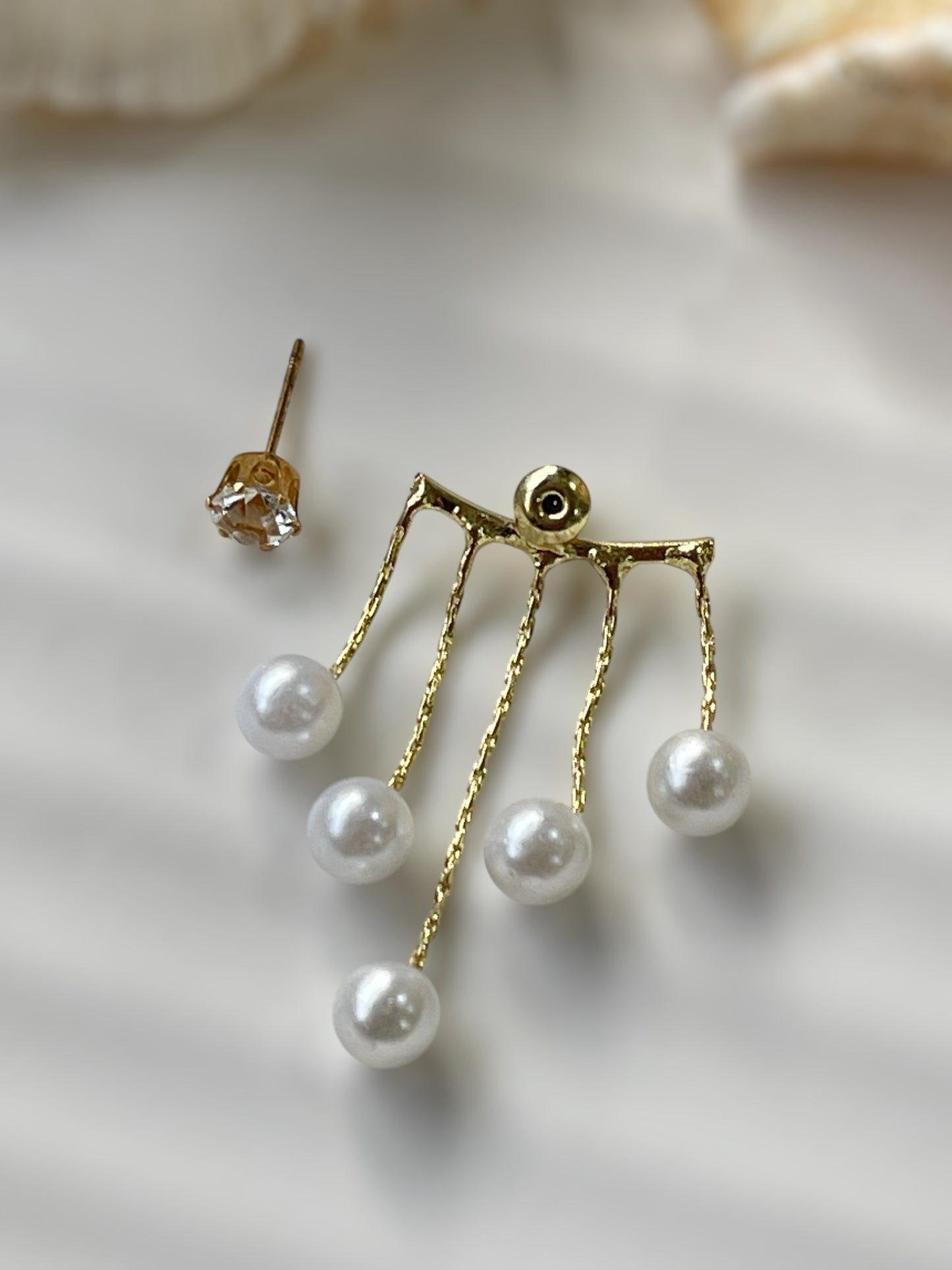 Pearl Dangling Earrings