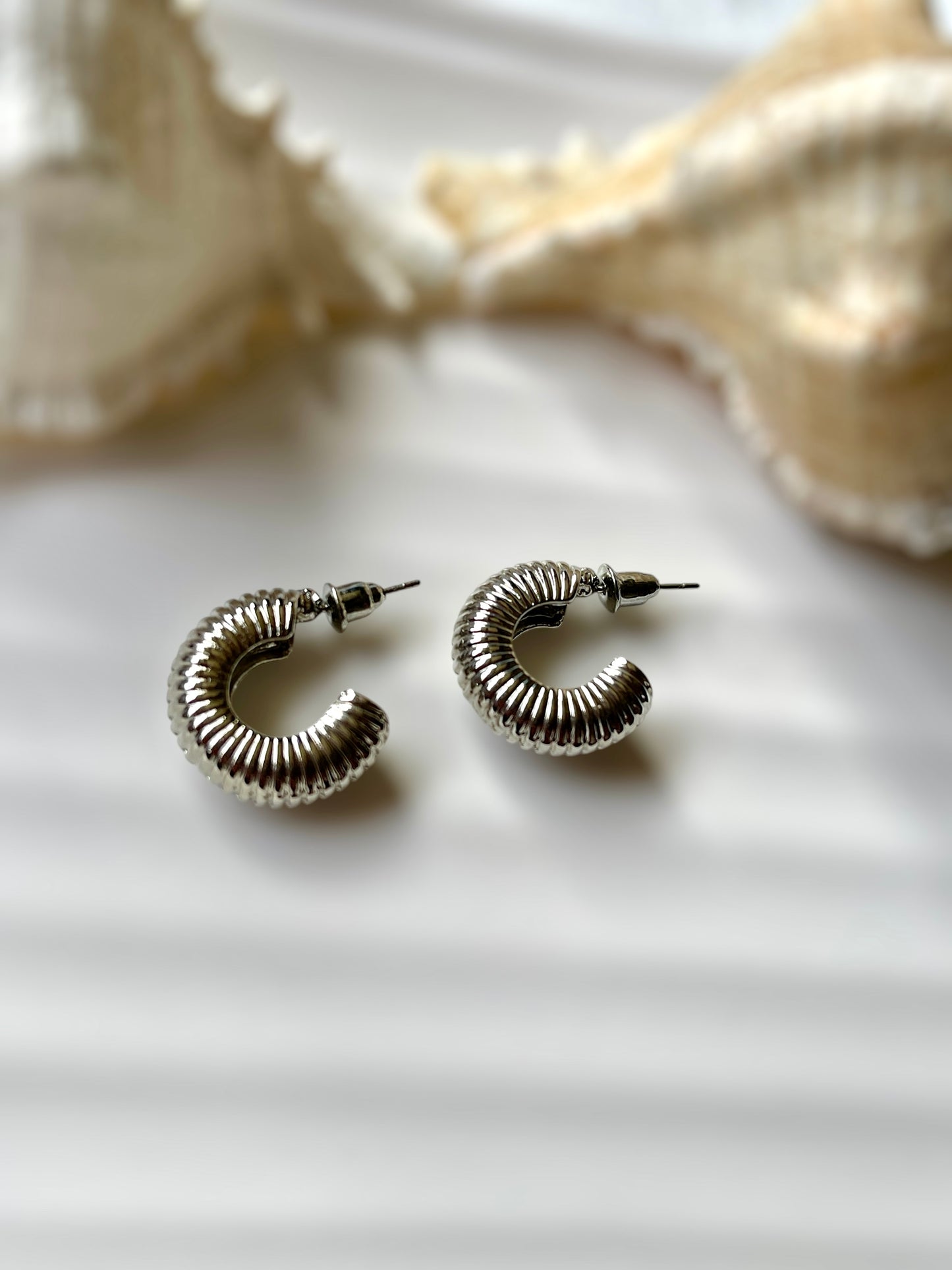 Grace Turn Earrings