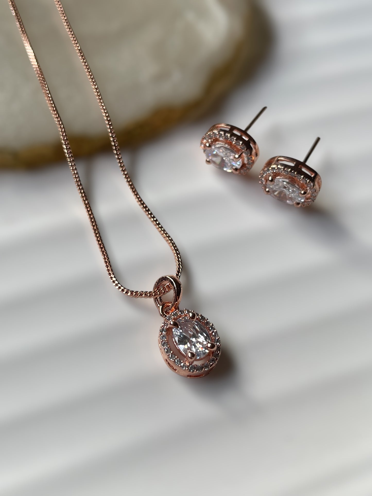 Grace & Glisten Gift Box