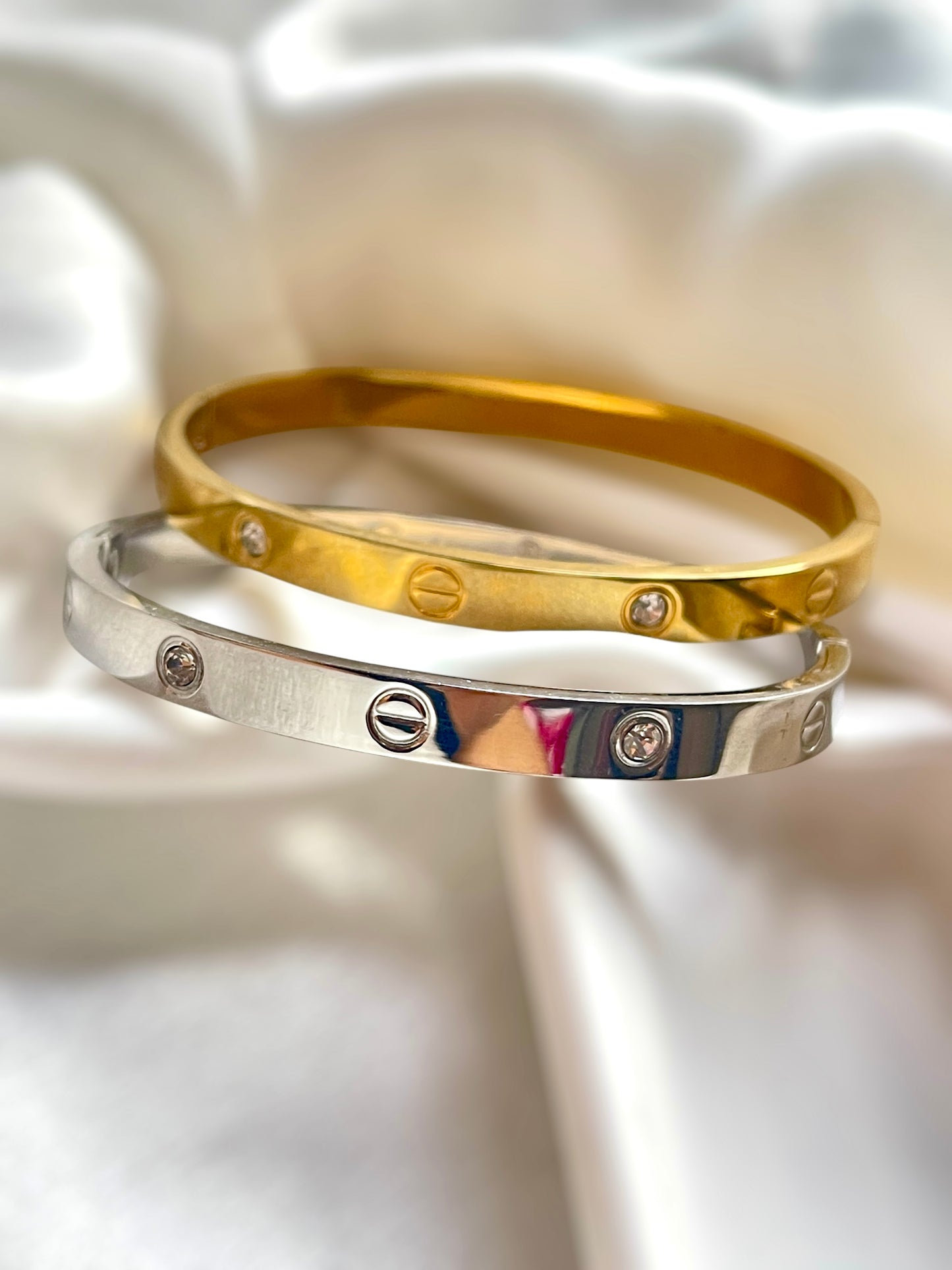 Stonecurl Cuff Bracelet