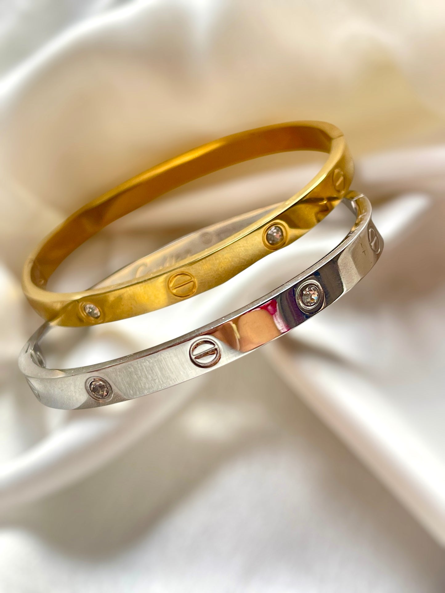 Stonecurl Cuff Bracelet