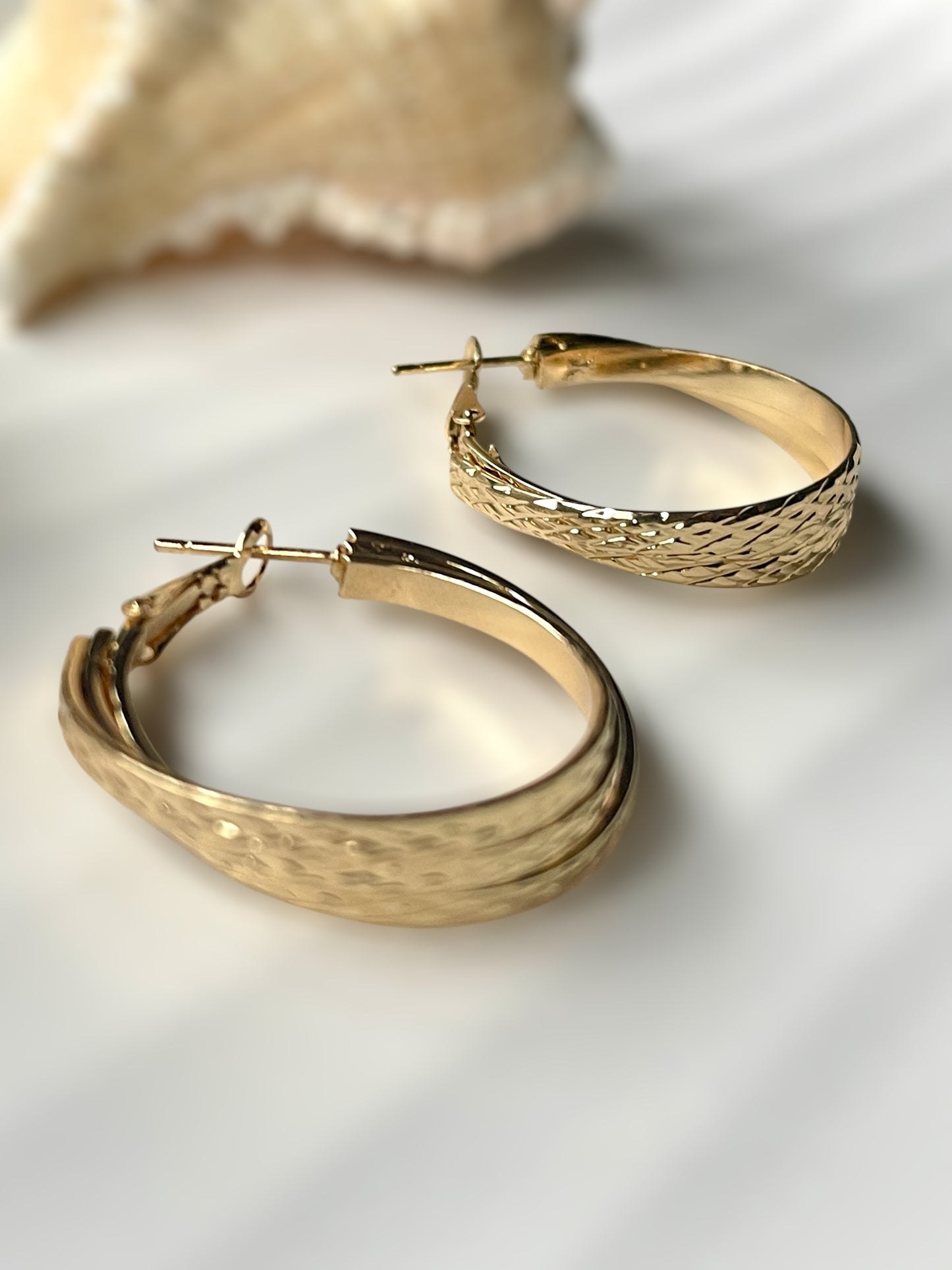 Aura Hoops