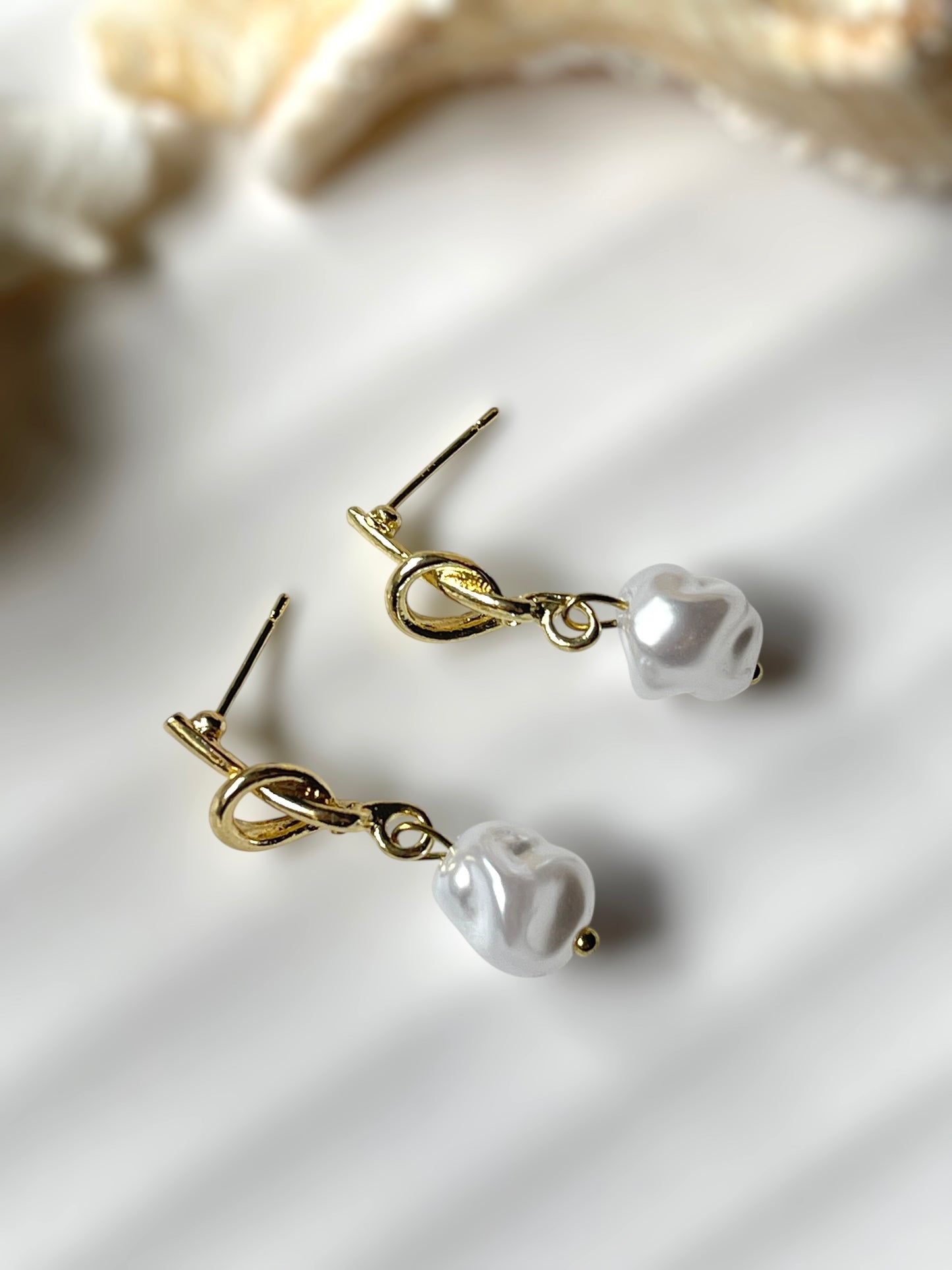 Knot Pearl Earrings