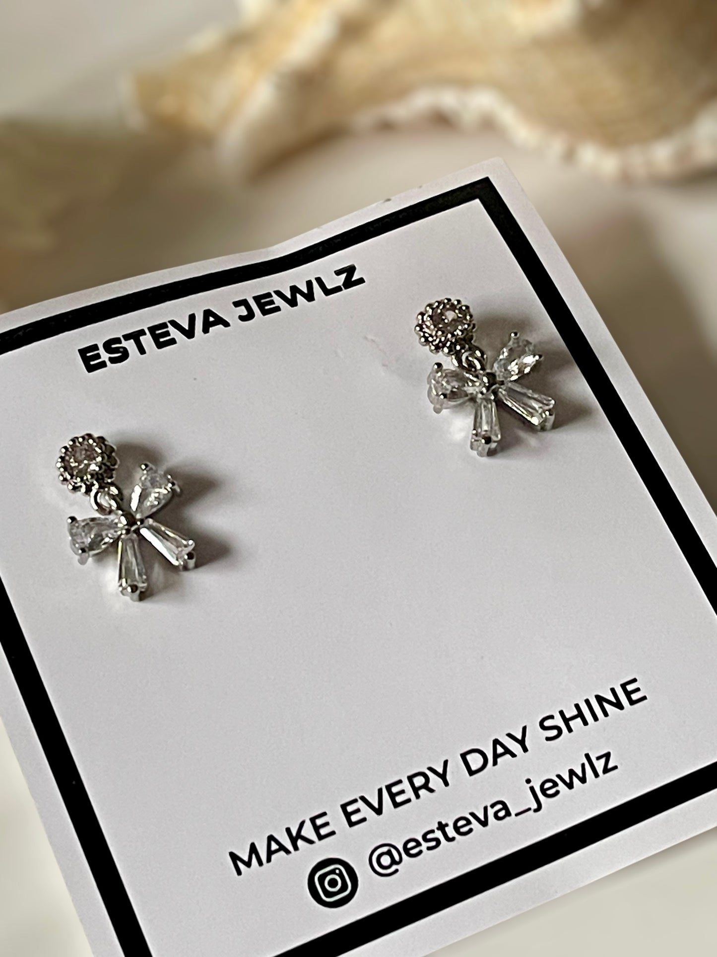 Cutesy Bow Earrings