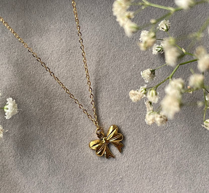 Bow Necklace
