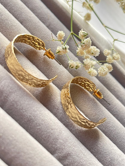 Rayelle Hoops