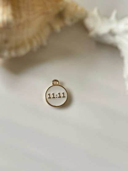 Personalise jewellery with charms (White theme)