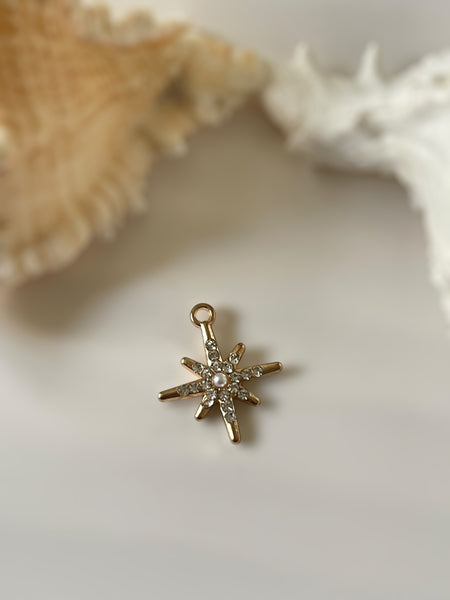 Personalise jewellery with charms (Golden Theme)