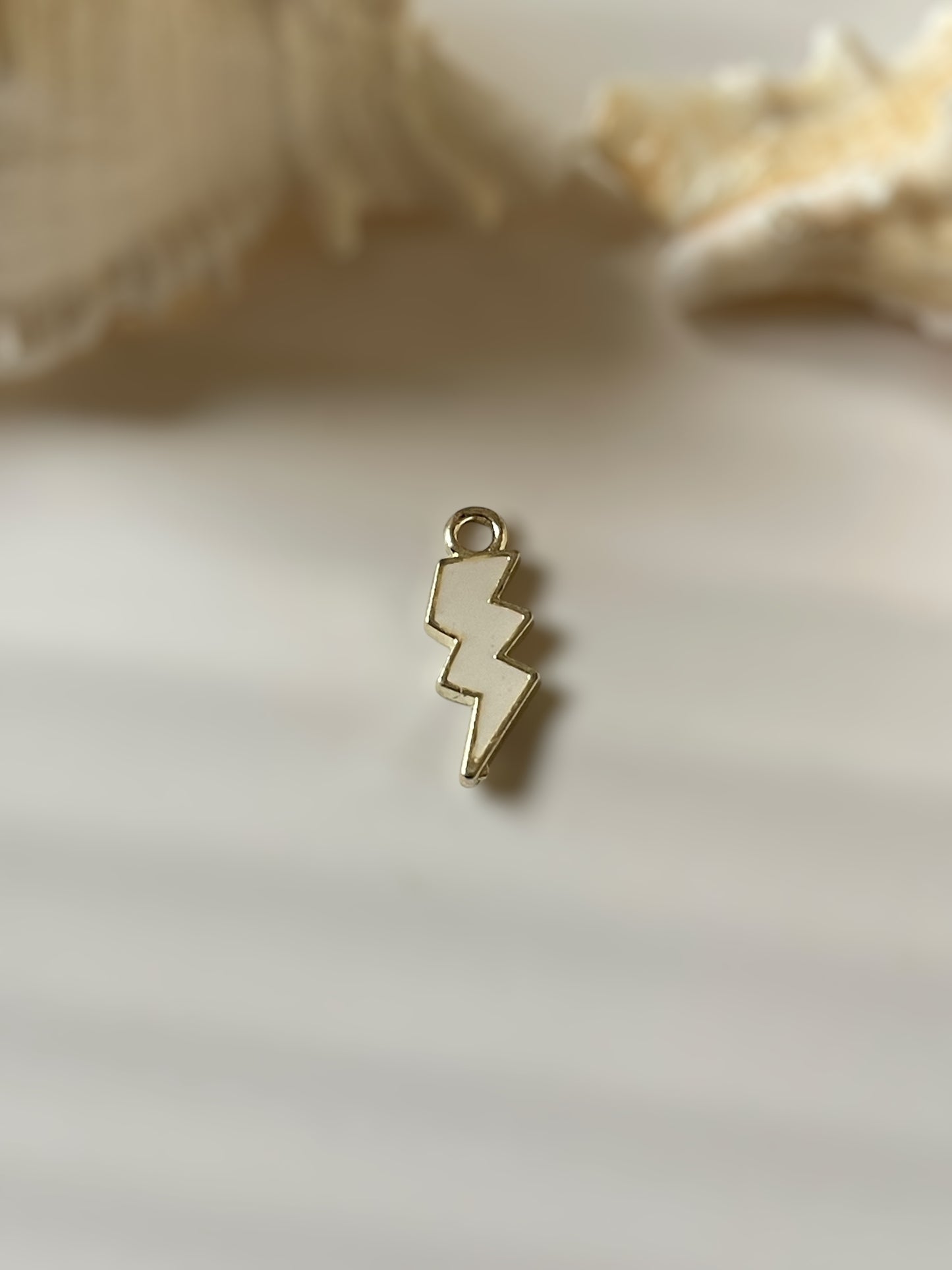 Personalise jewellery with charms (White theme)