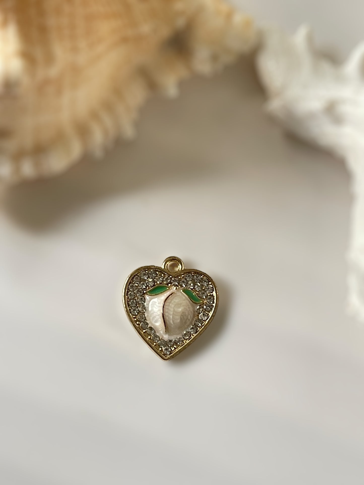 Personalise jewellery with charms (Golden Theme)