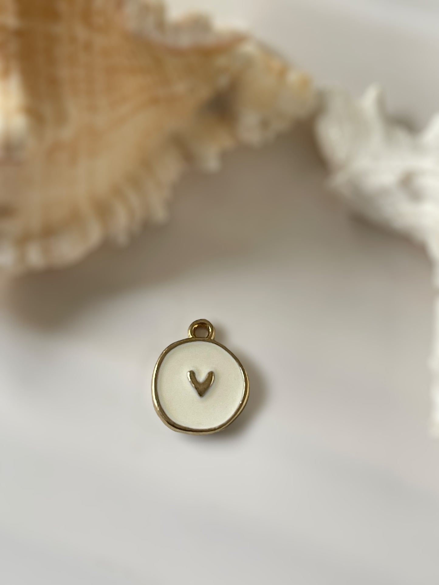 Personalise jewellery with charms (White theme)