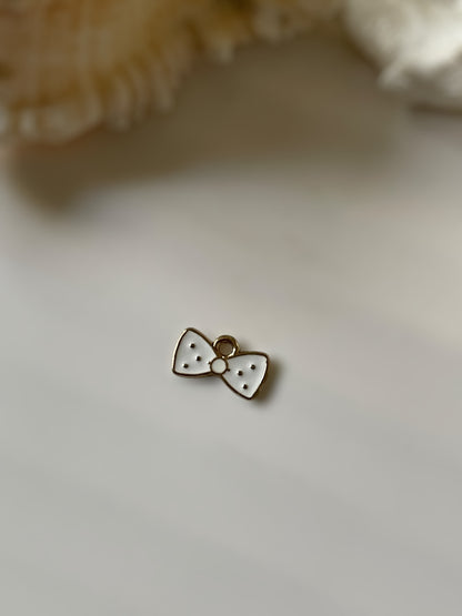Personalise jewellery with charms (White theme)