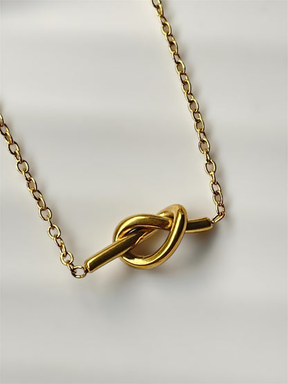 Knot Necklace