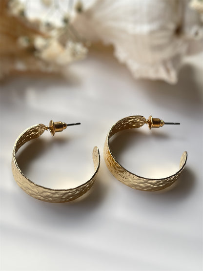 Rayelle Hoops