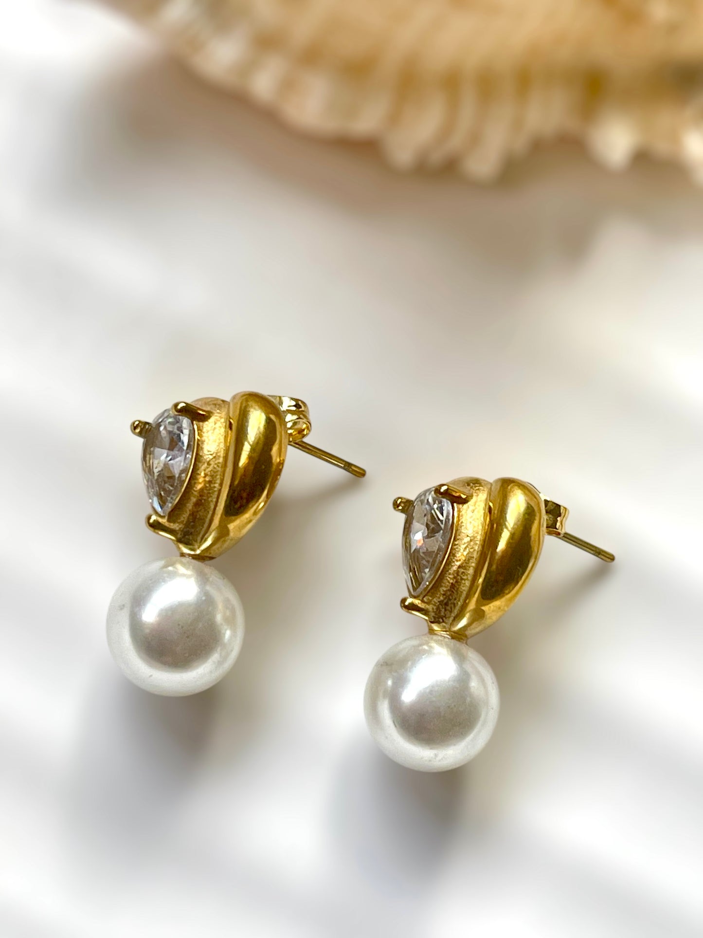 Nuvina Earrings