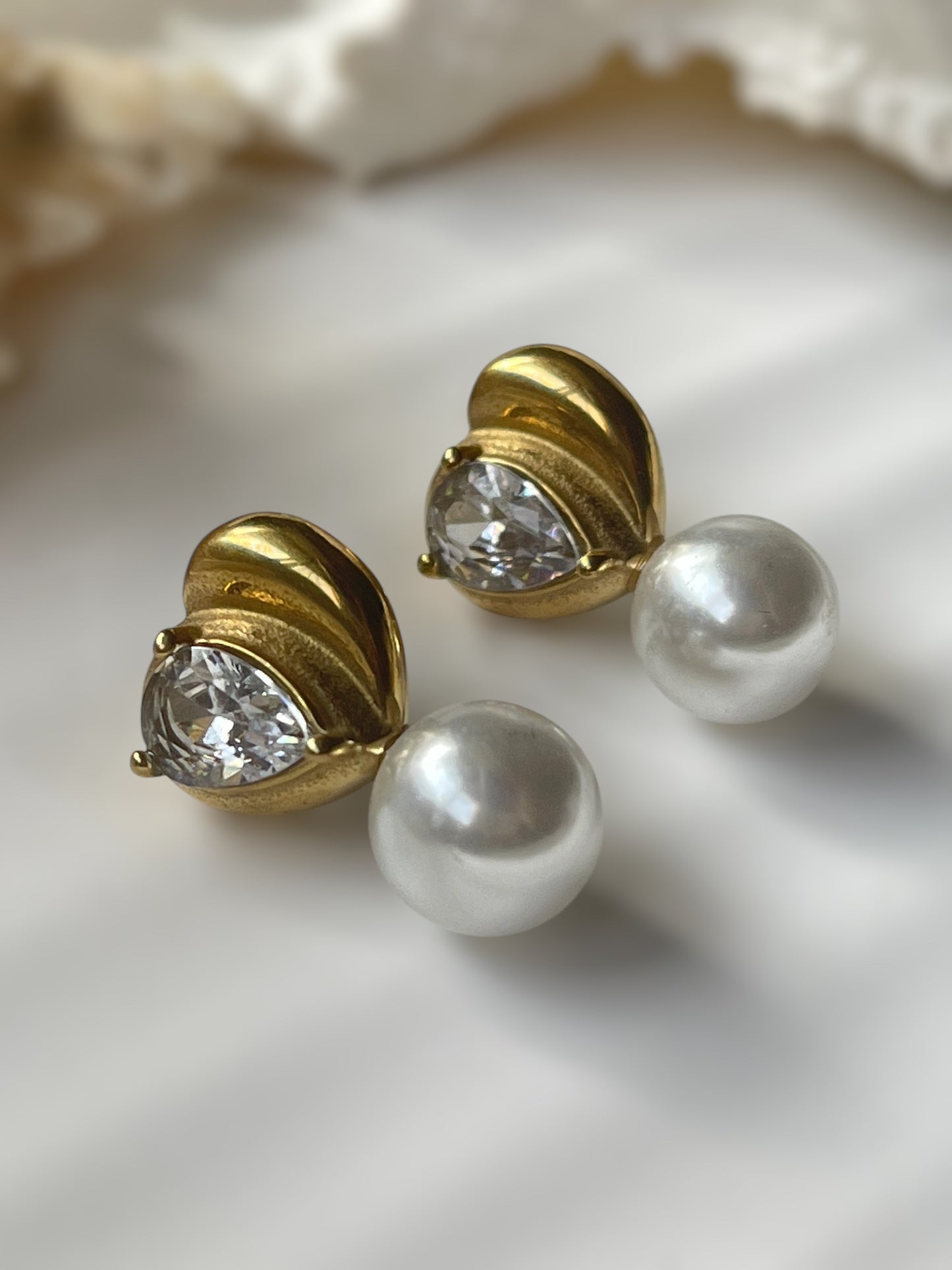 Nuvina Earrings
