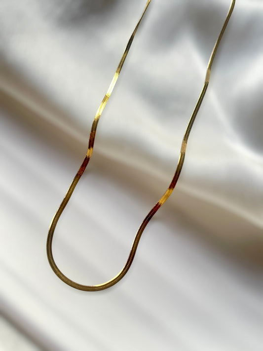 Sleekline Necklace