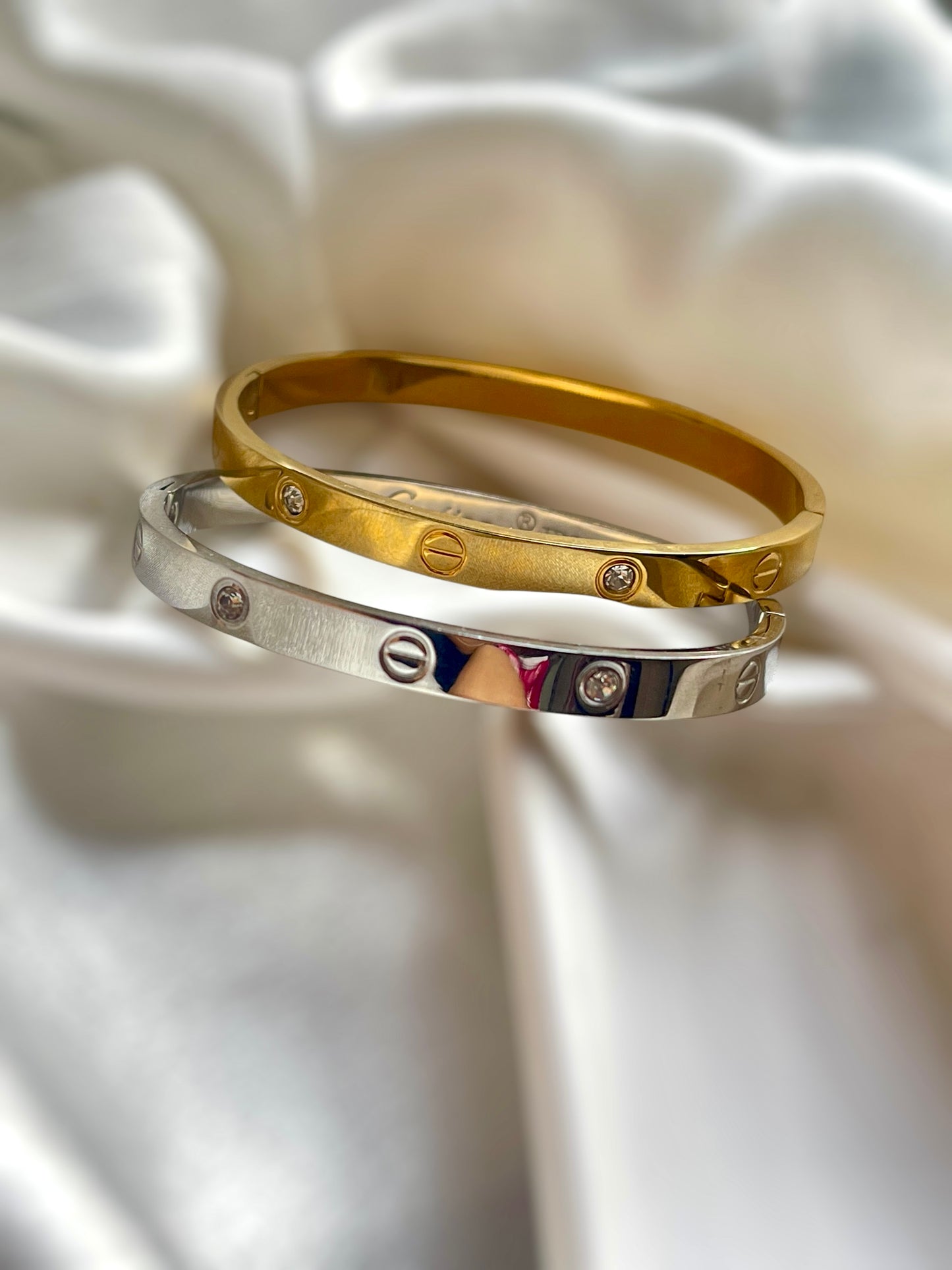 Stonecurl Cuff Bracelet