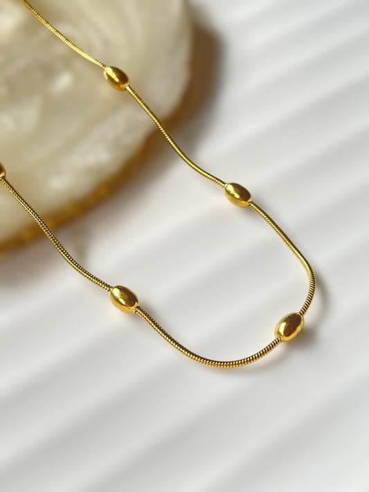 Corvia Necklace