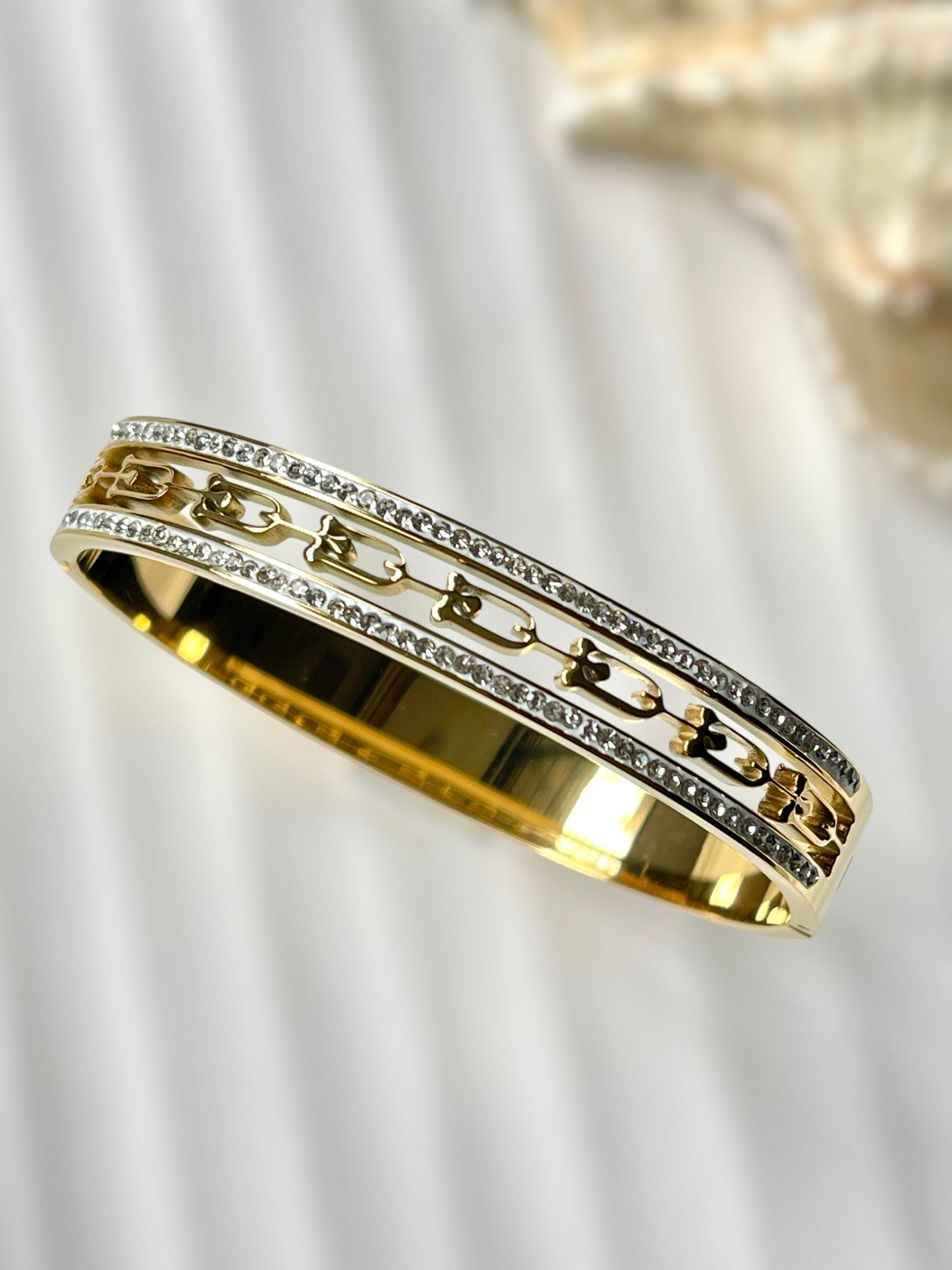 Arc Cuff Bracelet