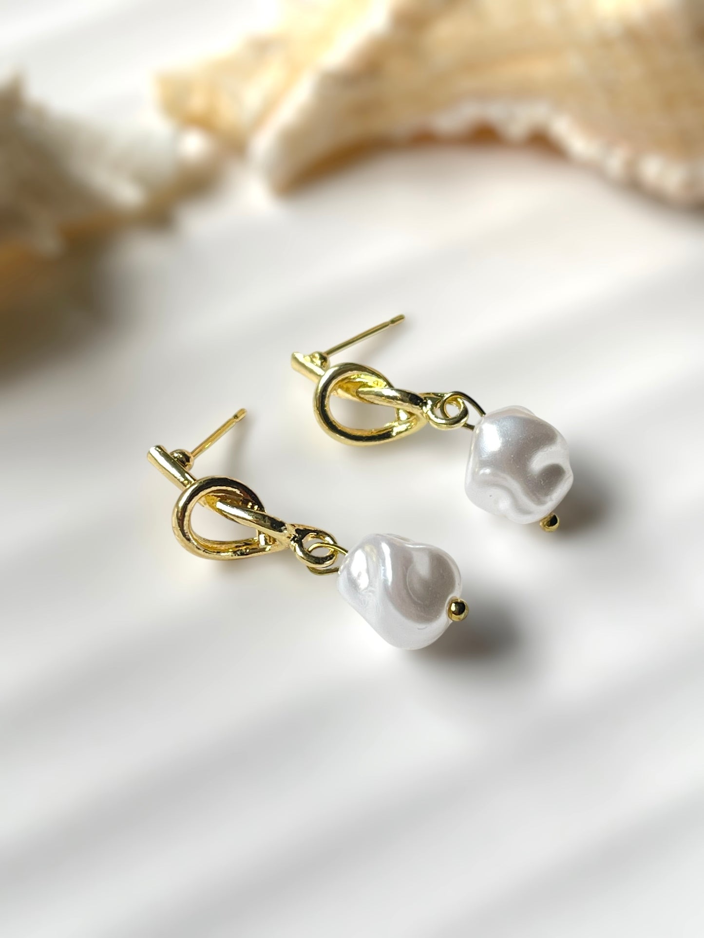 Knot Pearl Earrings