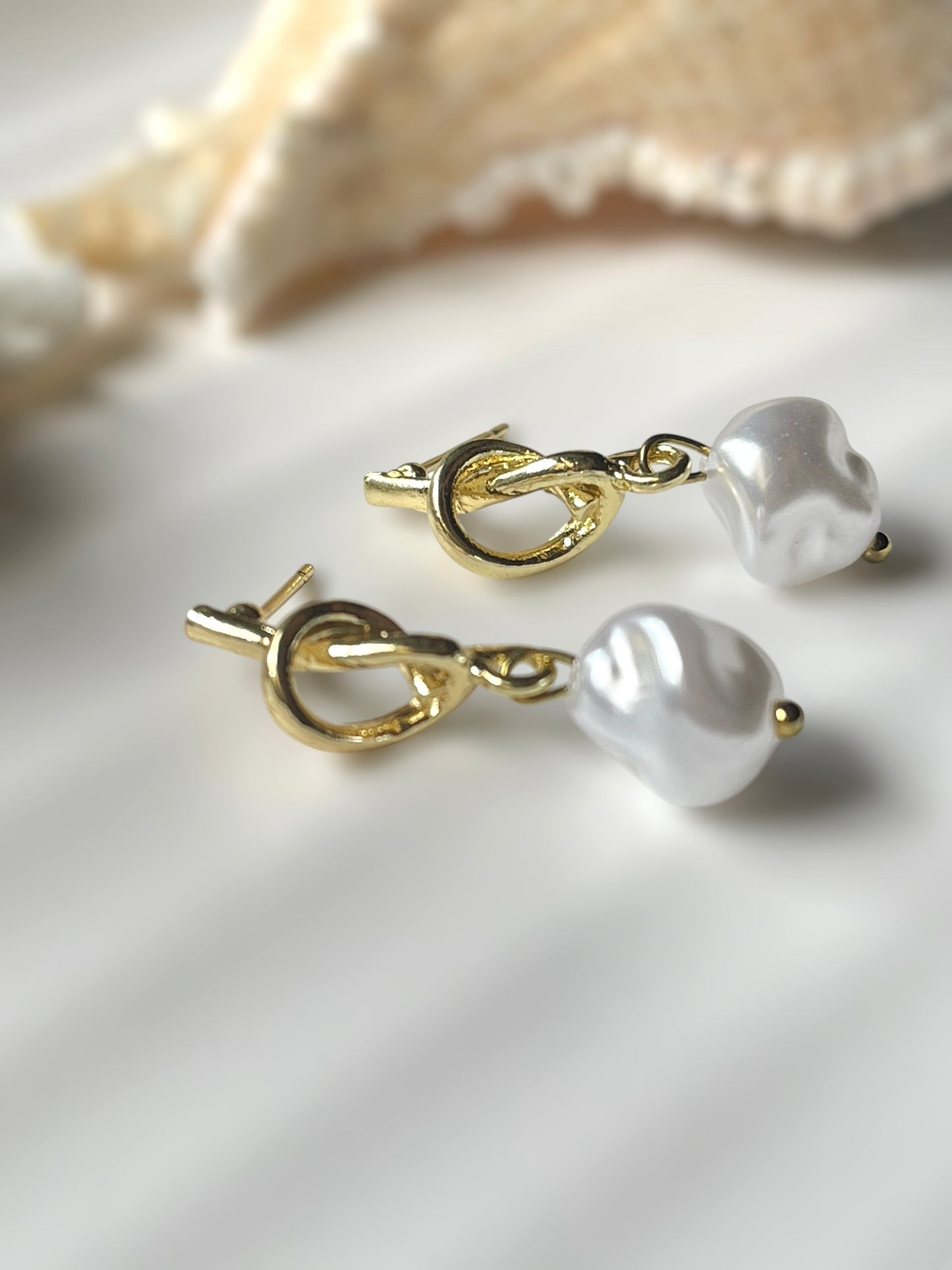 Knot Pearl Earrings