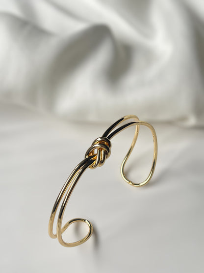 Horizon Clasp Cuff Bracelet