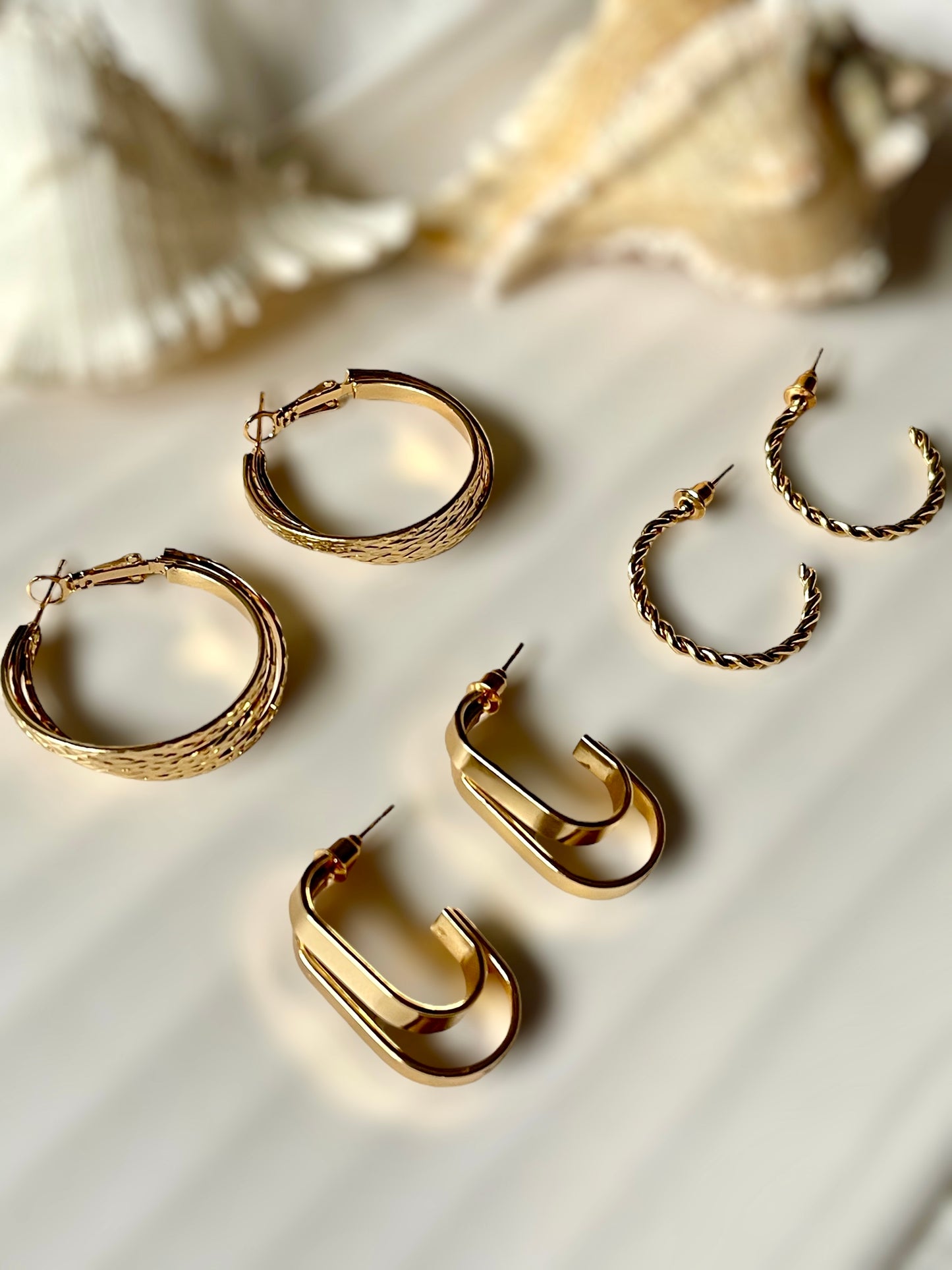 Luminous Pair of 3 earrings