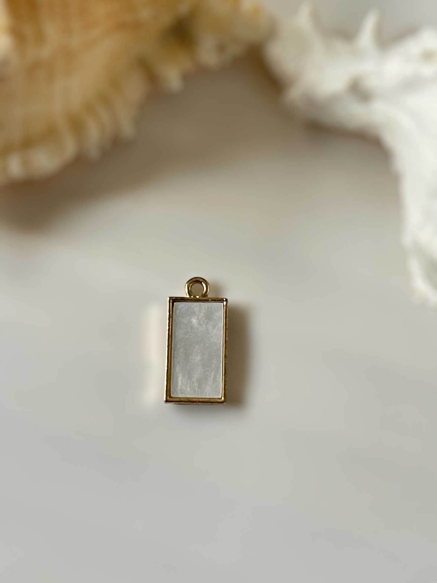 Personalise jewellery with charms (White theme)